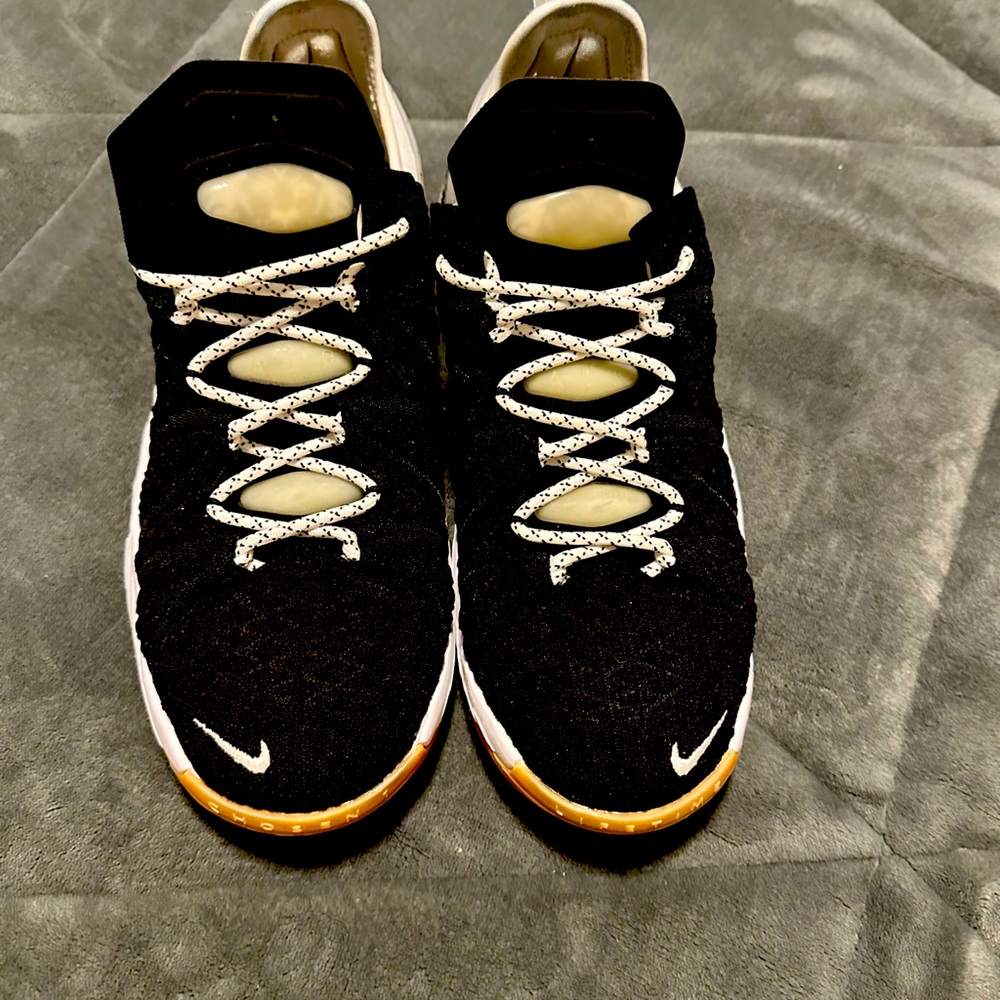 Nike LeBron James lows